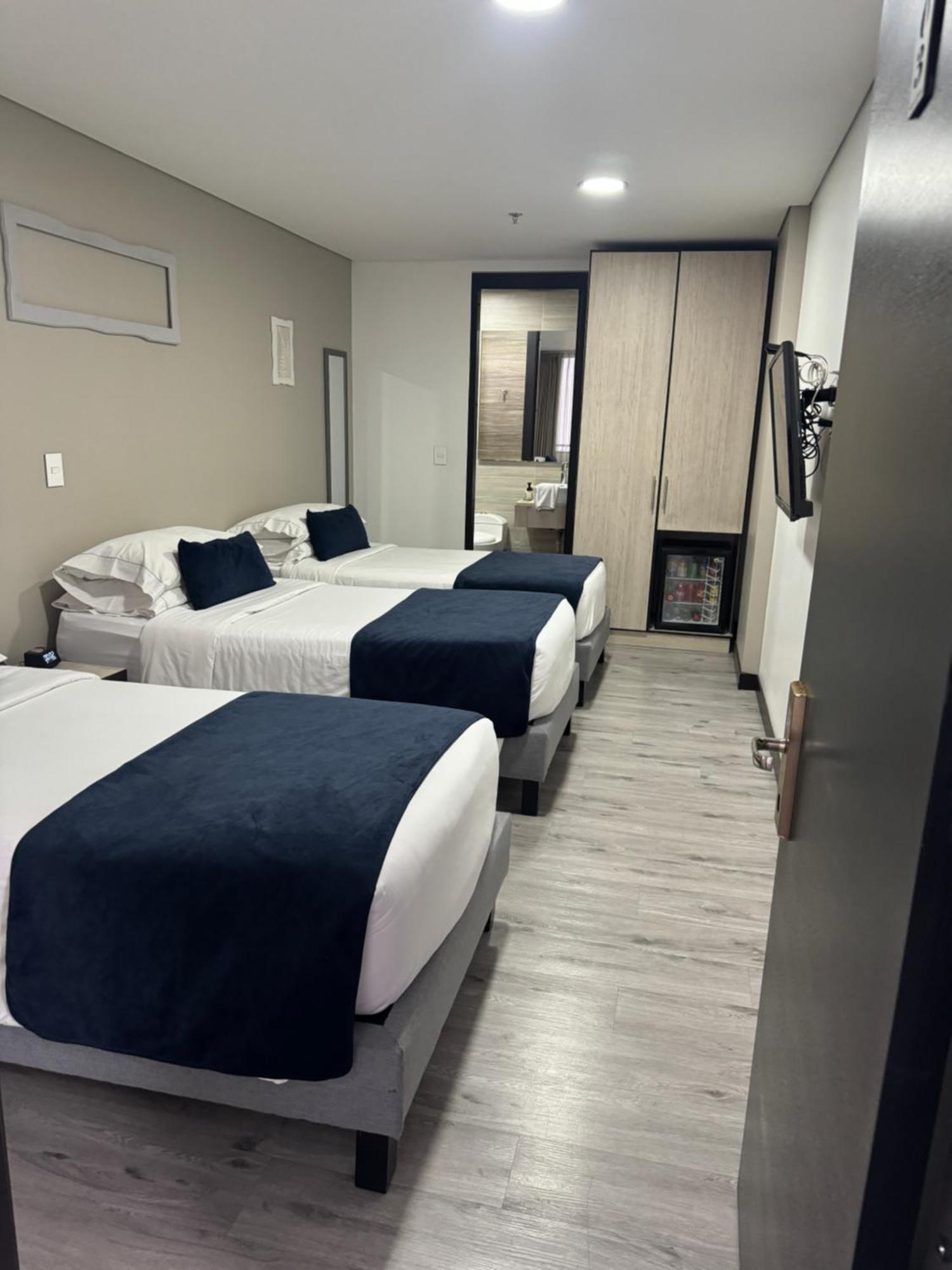 Hotel Wlh Silver Corferias Богота Экстерьер фото