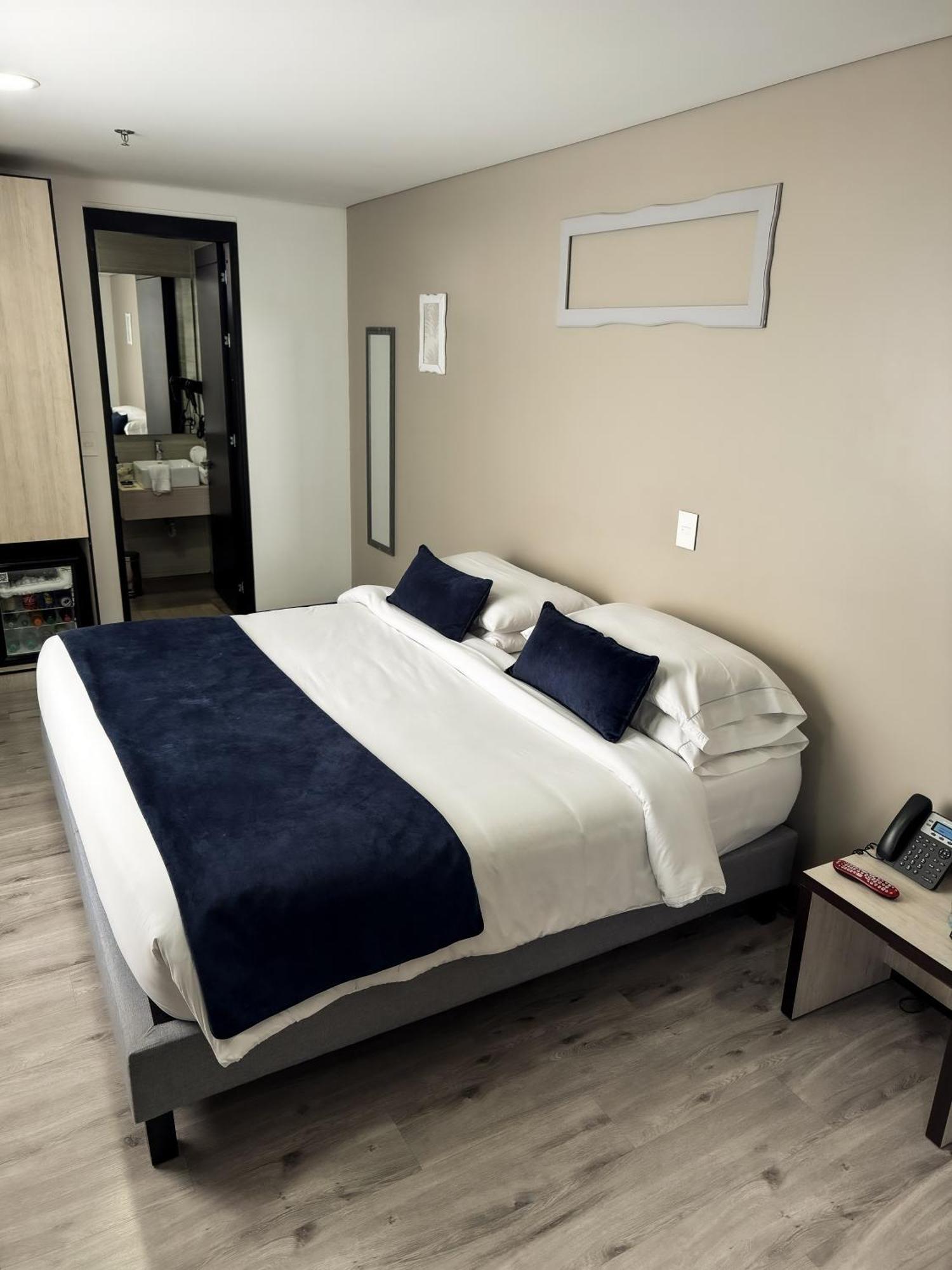 Hotel Wlh Silver Corferias Богота Экстерьер фото