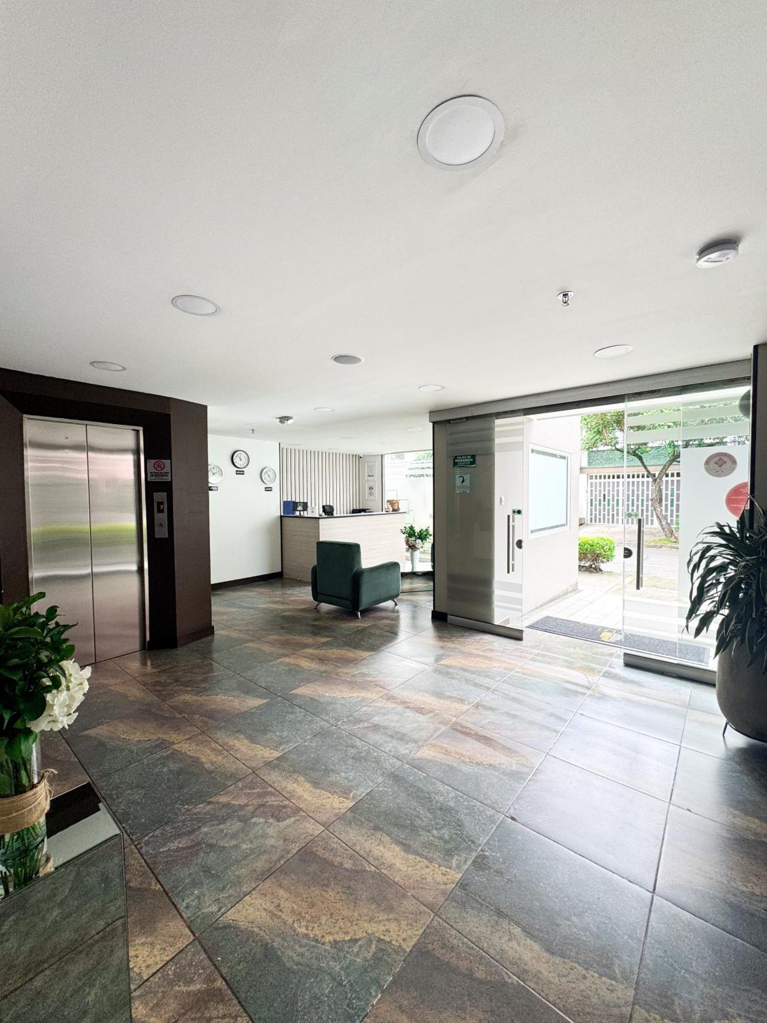 Hotel Wlh Silver Corferias Богота Экстерьер фото