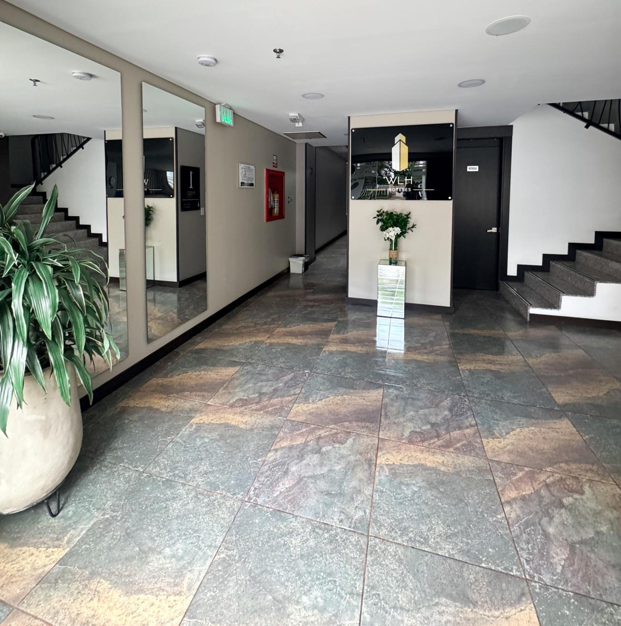 Hotel Wlh Silver Corferias Богота Экстерьер фото